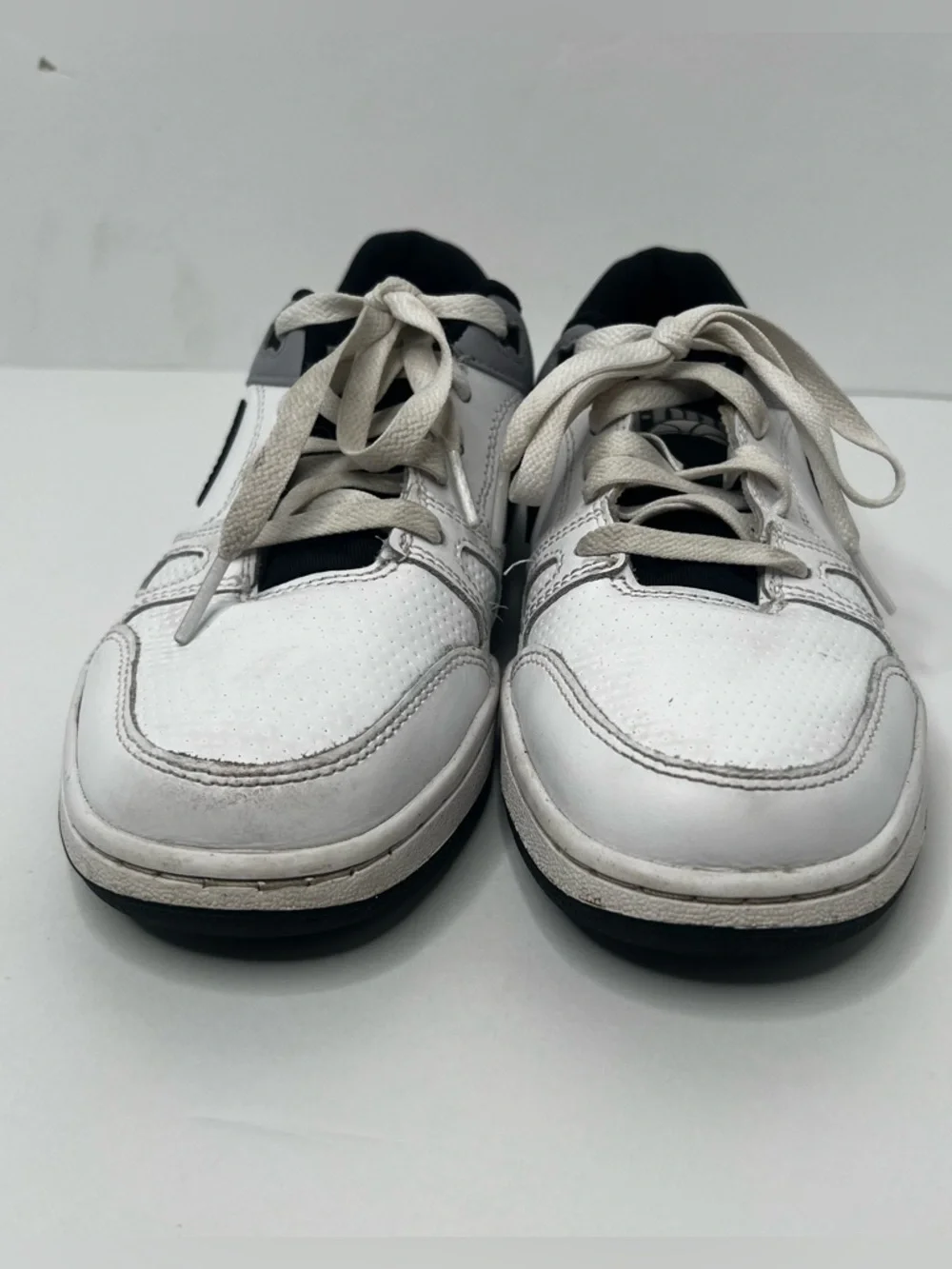 Nike Full Force Low Sneakers Youth Kids Sz 4.5 White & Black Basketball Casual